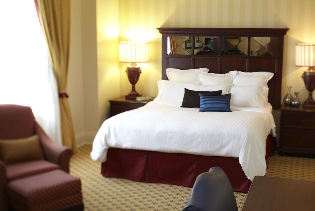 The Battle House Renaissance Mobile Hotel & Spa Экстерьер фото